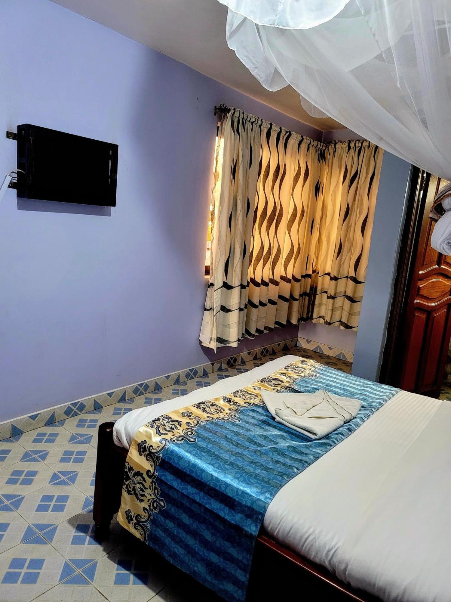 Apex Resort Nakuru Exterior photo